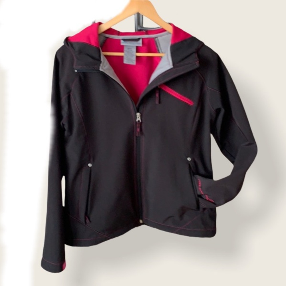 Black & Pink FREE COUNTRY Jacket w/ Fleece!!!  Size Medium